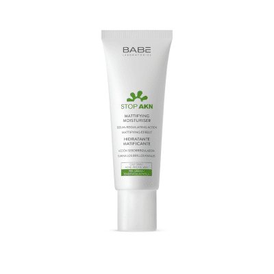BABĒ drėkinamasis, matinį efektą suteikiantis veido kremas mišriai, riebiai odai Stop AKN, 50 ml