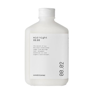 MIDNIGHT 00.02 Maitinamasis plaukų kondicionierius, 300 ml